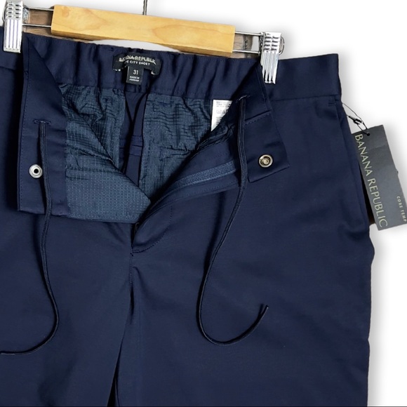 Banana Republic 9" Luxe City Short With Core Temp Technology Navy - Picture 9 of 16